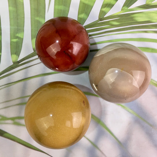 Wholesale natural polished mookaite crystal healing stones ball yellow pink mookite sphere balls for decoration 1kg