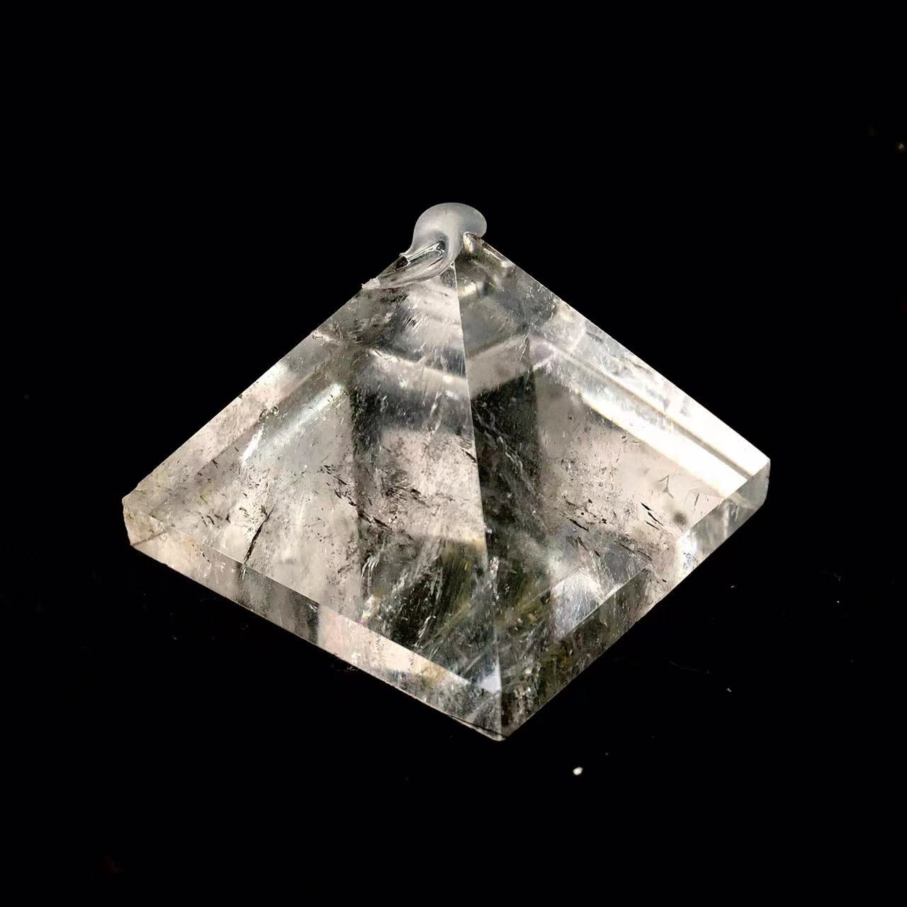 Natural crystal and Rsein Pyramid Energy Crystal Eliminates Negative Energy Resin Pyramid Crafts