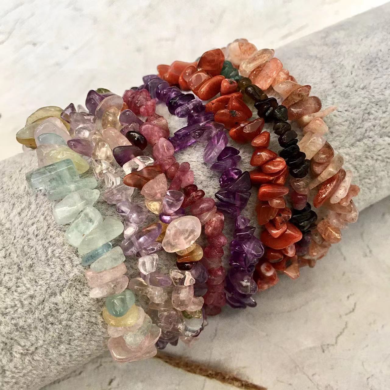 Women Colorful Chip Natural Stone Bracelets Healing Gravel Crystal Gemstone Bracelet For Madam Girls