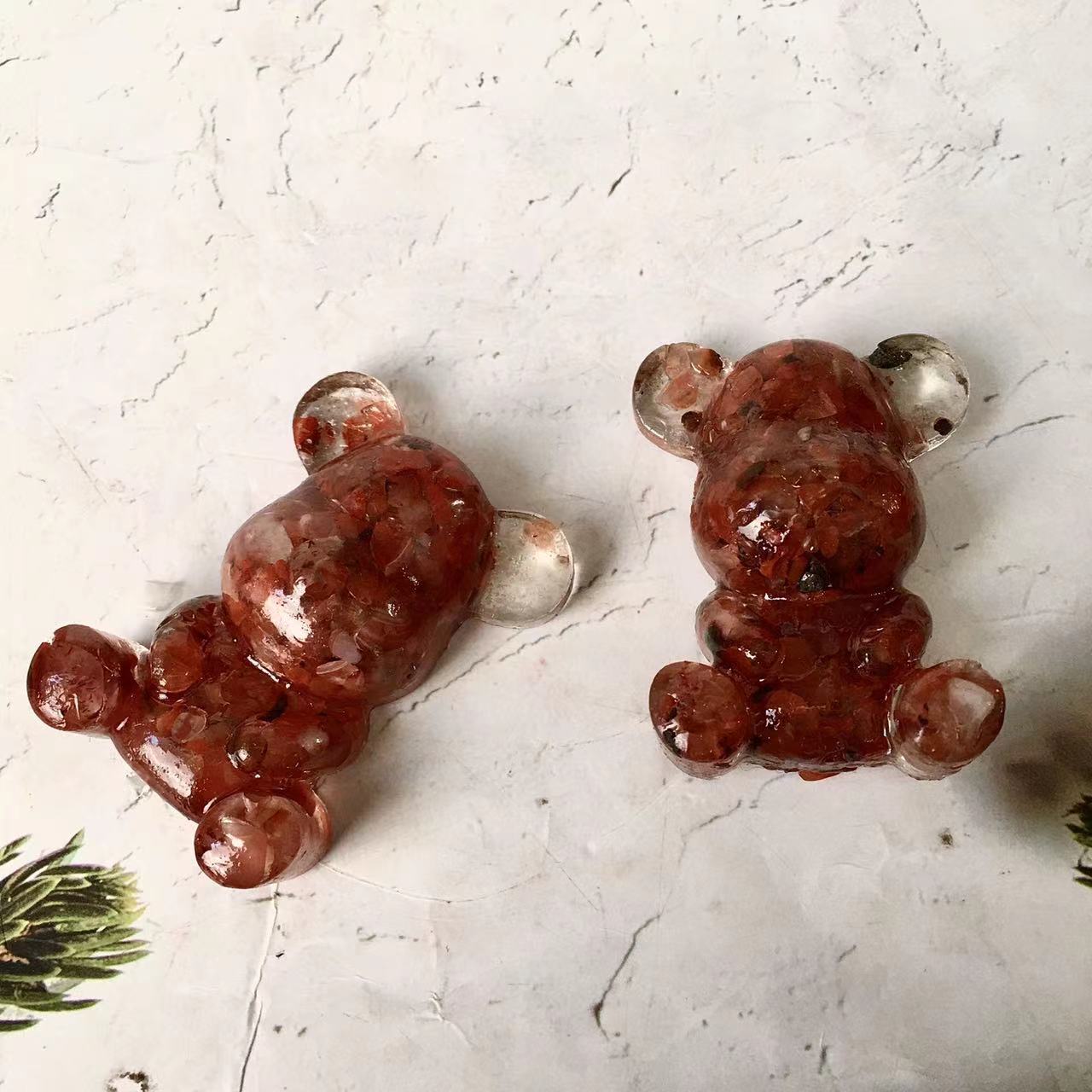 Natural Handmade Crystal Crafts Resin Bear Polished Tumbled Gravel Chip Stone For Decor