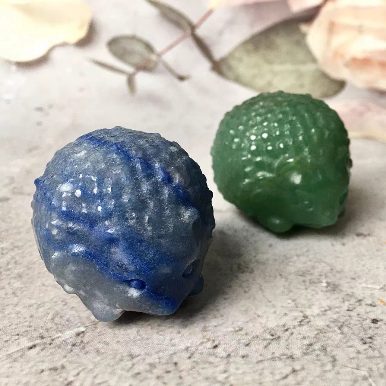 Wholesale Natural Quartz Hand  Blue/Green aventurine  Crystal Carving little hedgehog