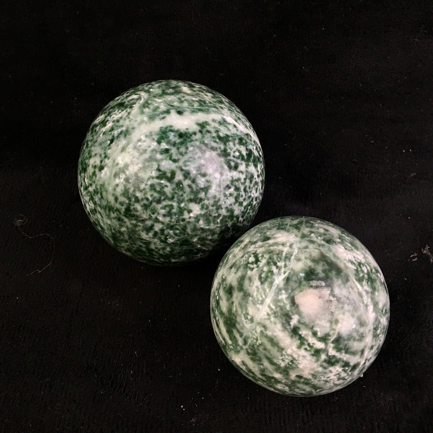 Wholesale custom high quality natural quartz jade ball green qinghai jade stone sphere for decoration 1kg